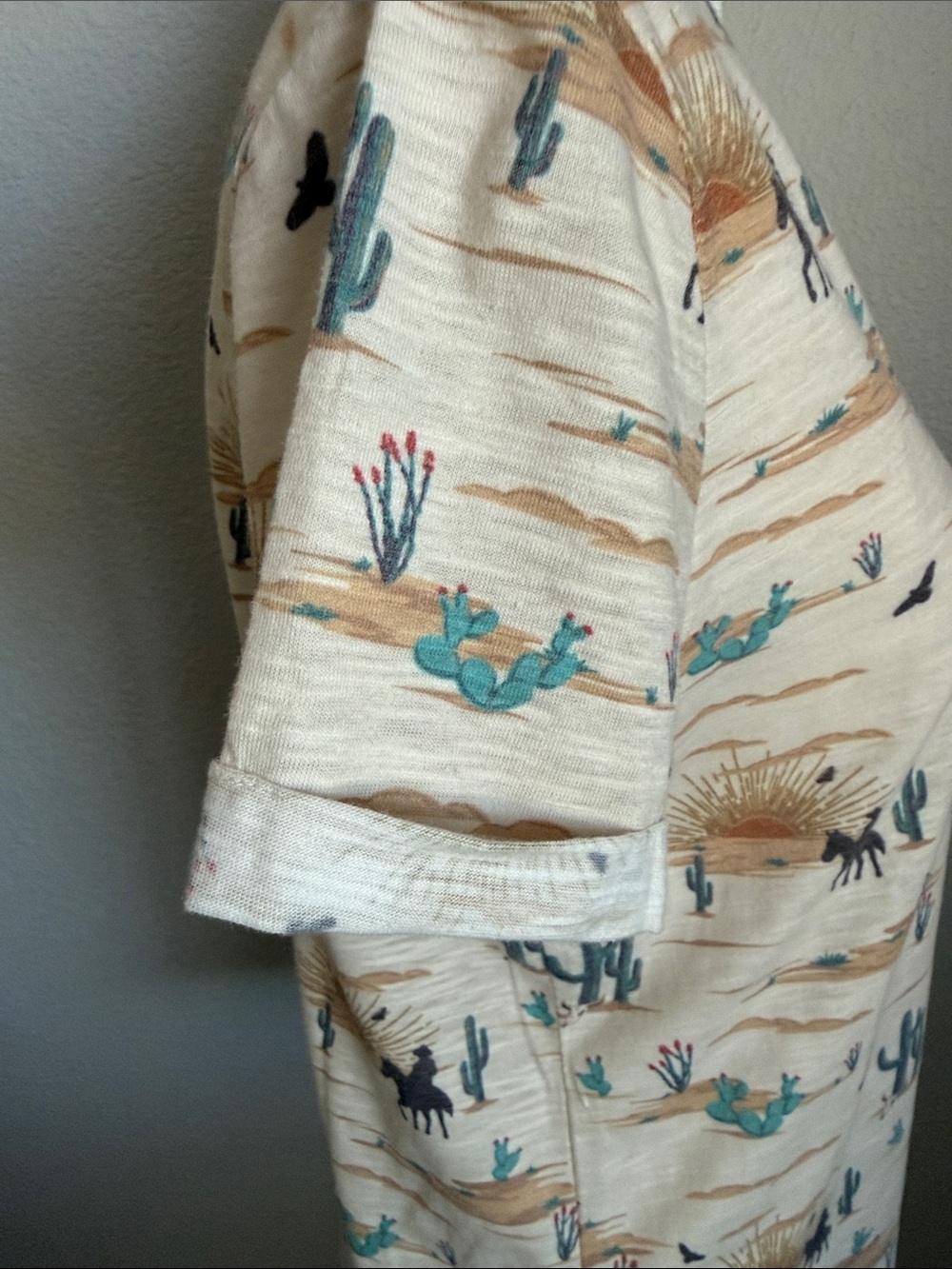 NWT Cream Desert Cowboy Print Short Sleeve Tee - Picture 3 of 8